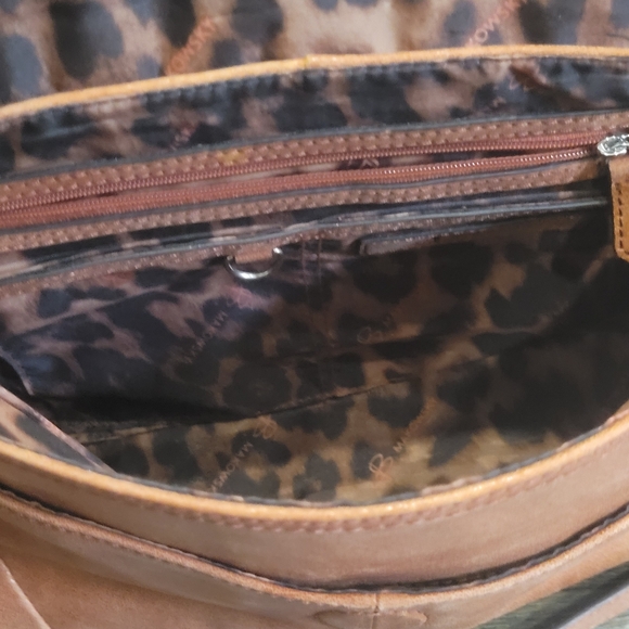 B. Makowsky Crossbody Leather Purse Bag Orange - Picture 4 of 10